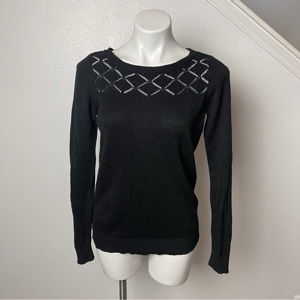 Ann Taylor Loft black light weight sweater size medium
